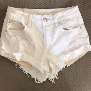 American eagle white shorts.